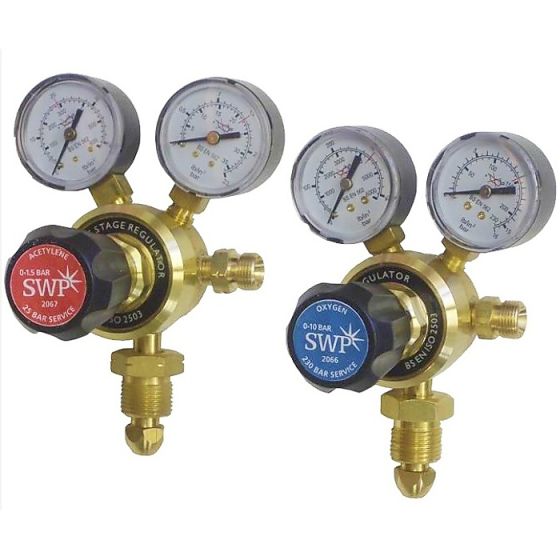 Single Stage Two Gauge Regulators