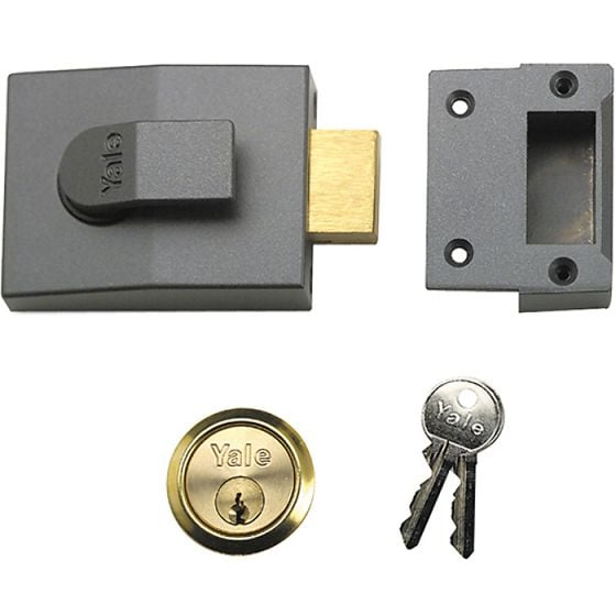 82 Deadbolt Nightlatch 60mm Backset DMG Finish Box by Yale Locks - 630082001722